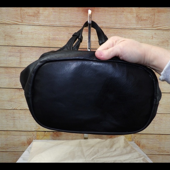 Tory Burch Robinson Large Leather Tote - Picture 6 of 16